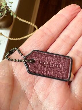 ♥️💖 Coach Vintage Hang Tag Metallic Burgundy Maroon Gunmetal Colored Ball Chain